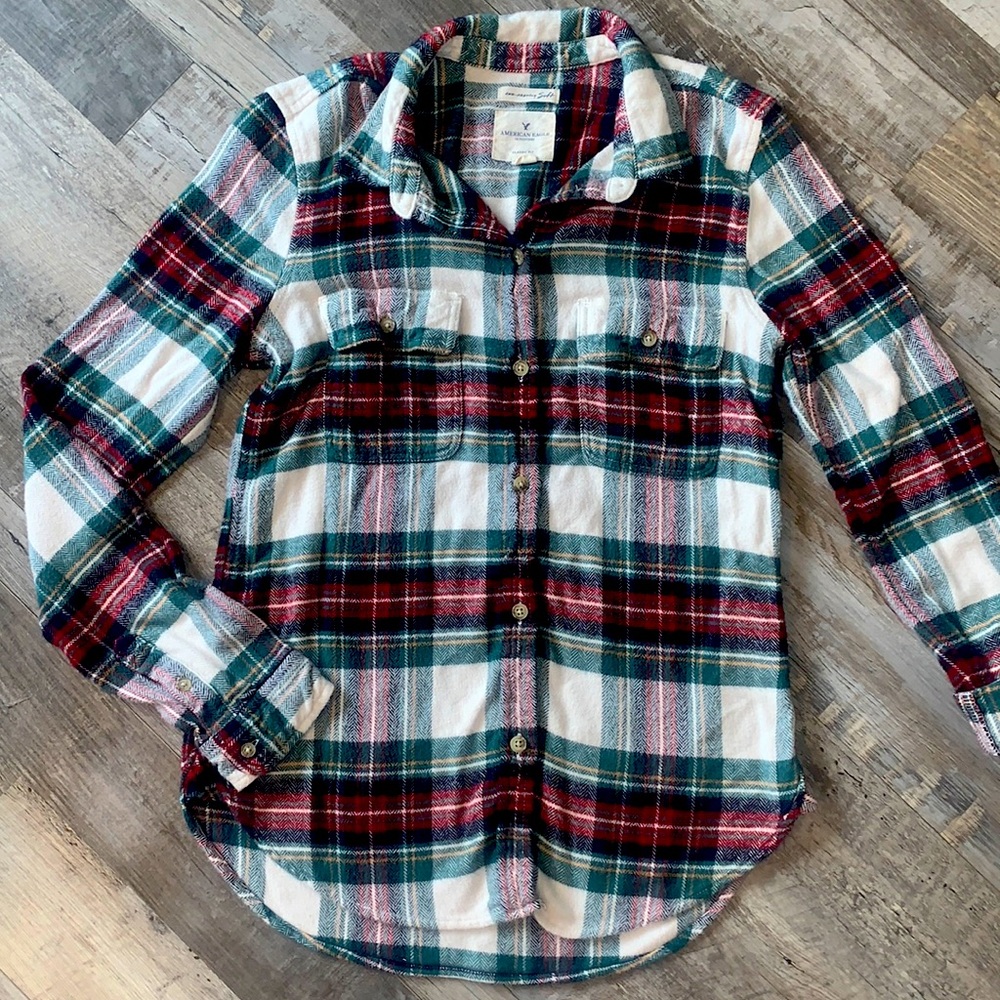 American Eagle classic fit plaid flannel size small